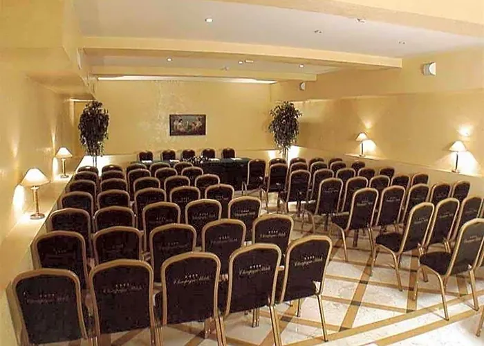 Champagne Garden 4*