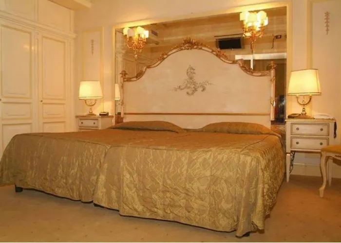 Hotel Champagne Garden 4*