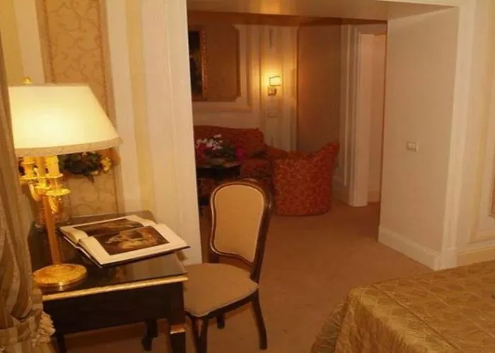 Hotel Champagne Garden 4*